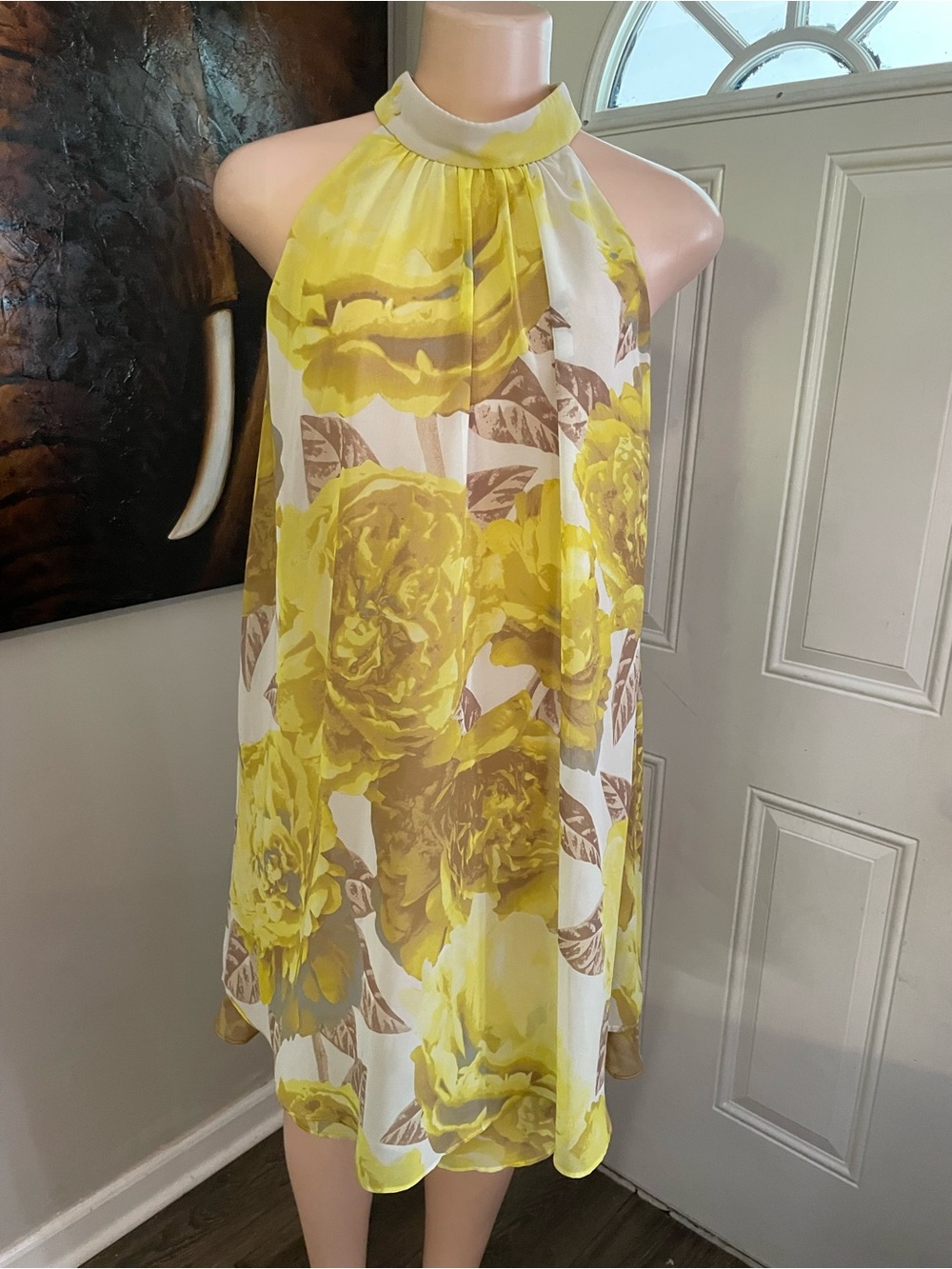 Eliza J chiffon dress features floral pattern halter neckline ruffles size 4
